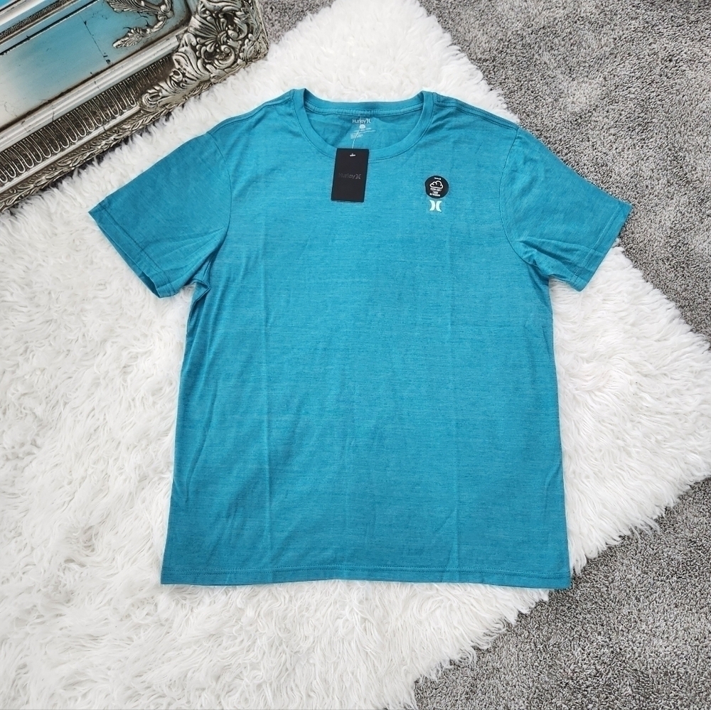 Hurley EVERYDAY EXPLORE ICON SHORT SLEEVE SHIRT. COLOR SEADOO. Size Larg…
